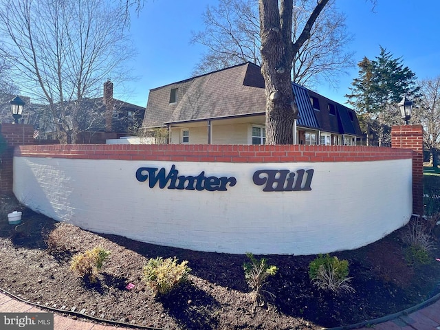 view of community / neighborhood sign