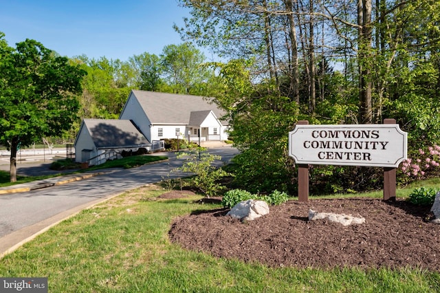 view of community / neighborhood sign