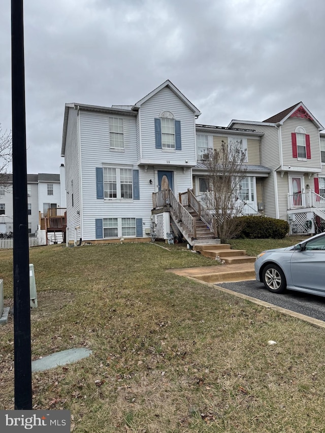 view of front of property with a front yard