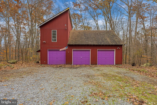 view of detached garage