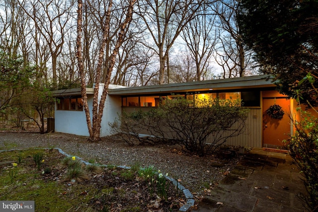 view of front of property featuring stucco siding