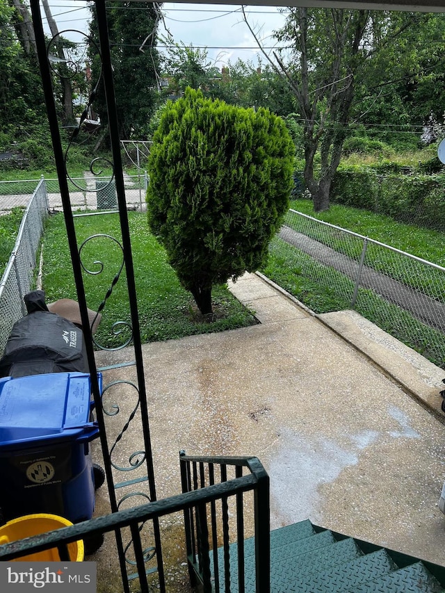 2834 Edgecombe Cir S, Baltimore, MD 21215 - view of patio / terrace