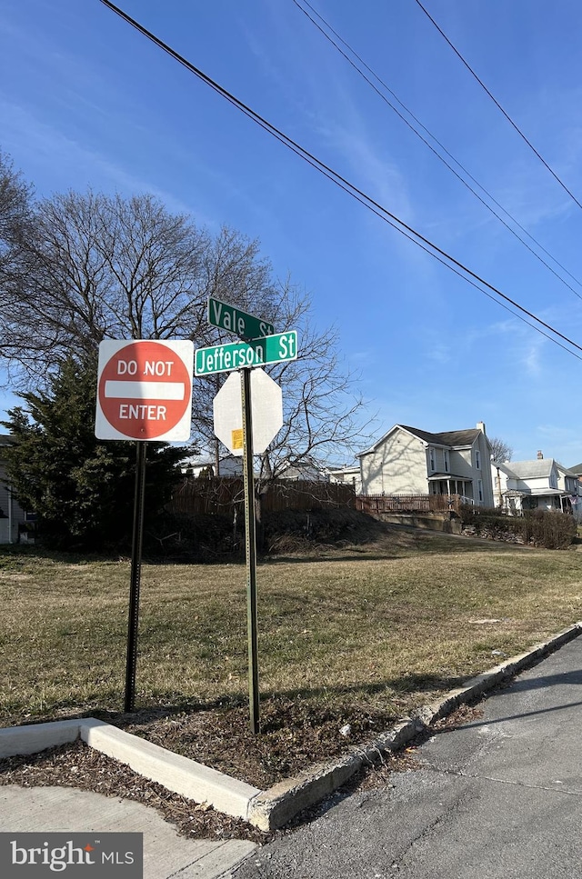 Listing photo 2 for 528 Jefferson St, Hagerstown MD 21740
