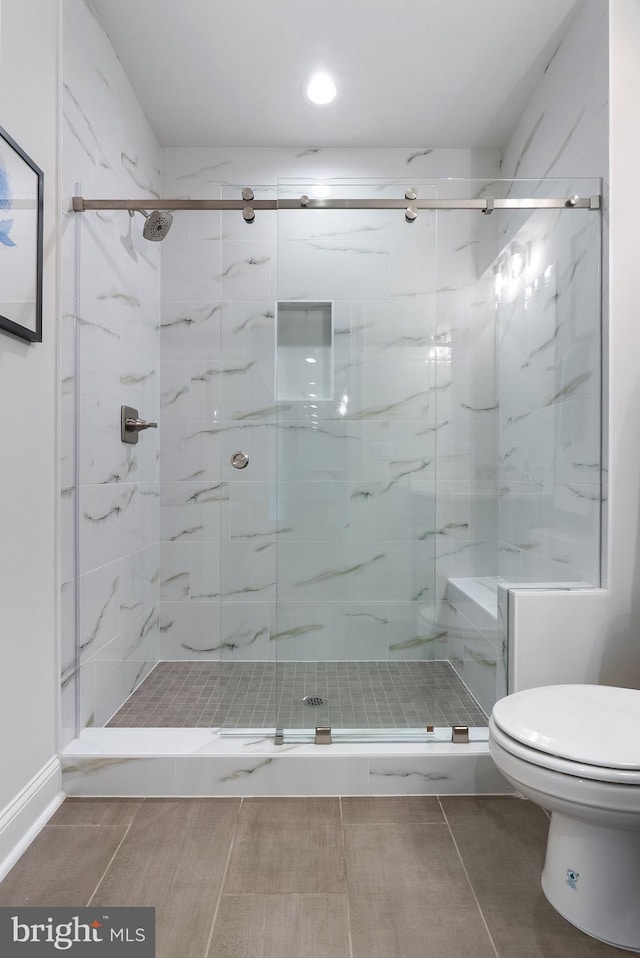 3006 Weber Pl, Oakton, VA 22124 - full bath featuring a marble finish shower, toilet, and recessed lighting