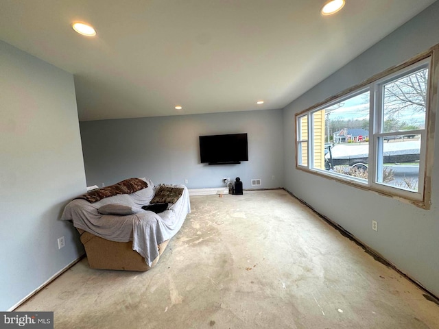 living area featuring visible vents, recessed lighting, and baseboards