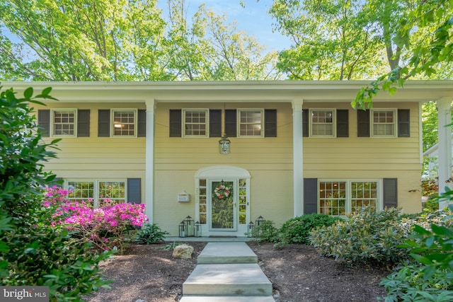 3313 Midland Rd, Fairfax, VA 22031 - view of front facade featuring covered porch
