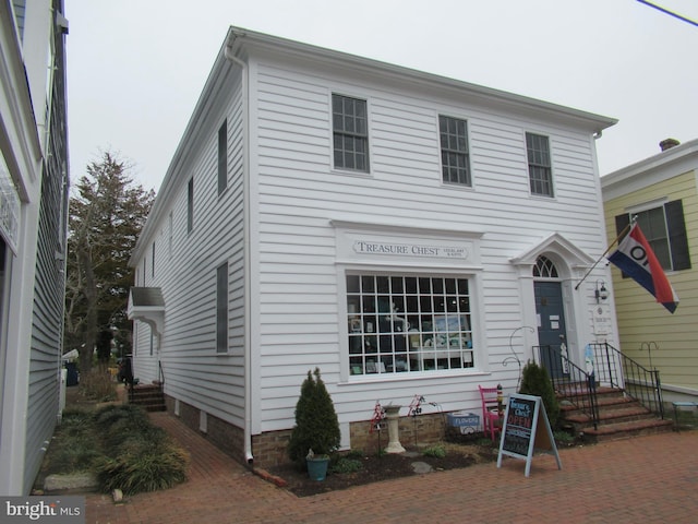 view of front of property