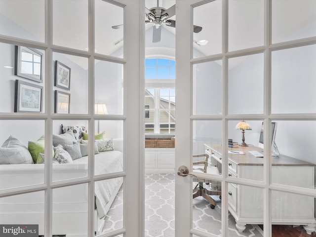 room details featuring a ceiling fan