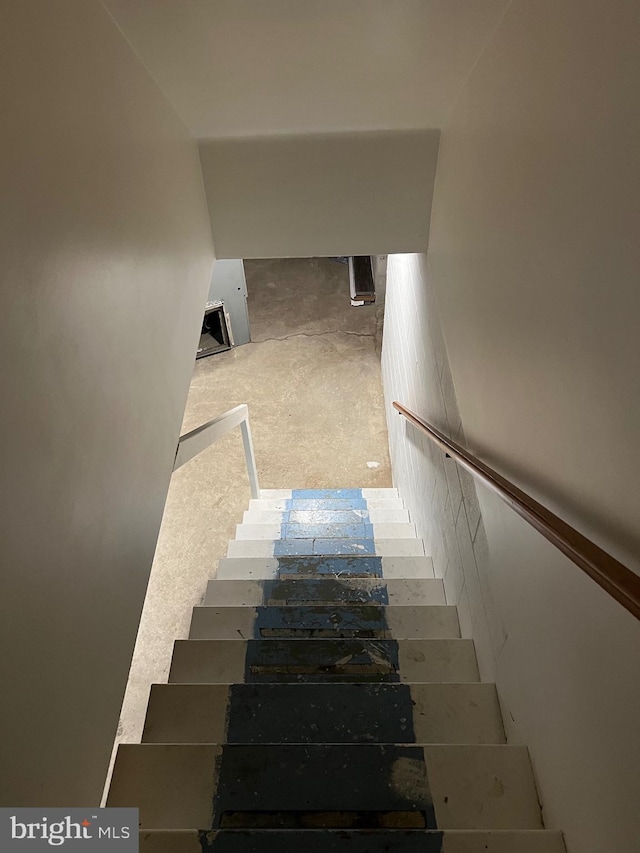 10917 Kemper Dr, Williamsport, MD 21795 - view of staircase