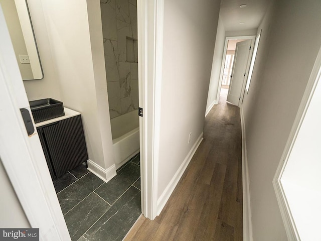2005 N Lawrence St, Philadelphia, PA 19122 - corridor with baseboards