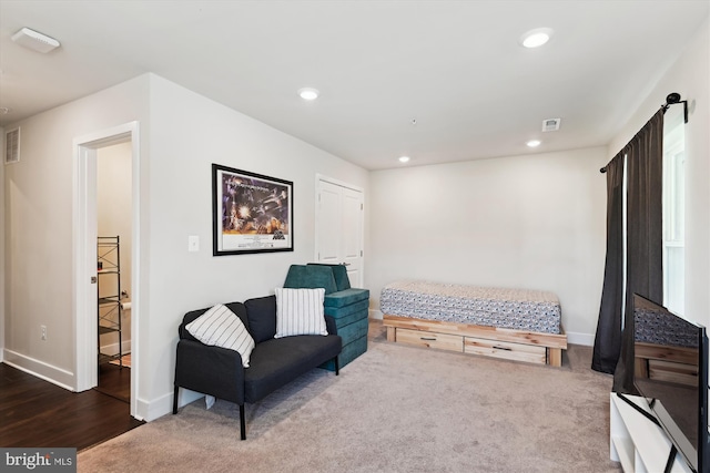 sitting room with recessed lighting, visible vents, baseboards, and carpet floors