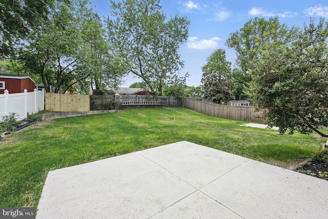 505 N Naylor St, Alexandria, VA 22304 - view of yard with a patio