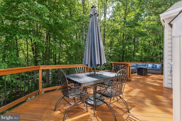 7625 Holbrook Ct, Manassas, VA 20112 - wooden deck featuring an outdoor hangout area and outdoor dining space