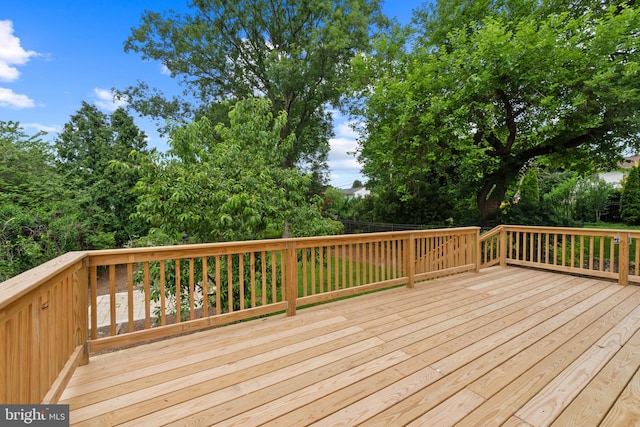 6611 Loch Hill Rd, Baltimore, MD 21239 - view of deck