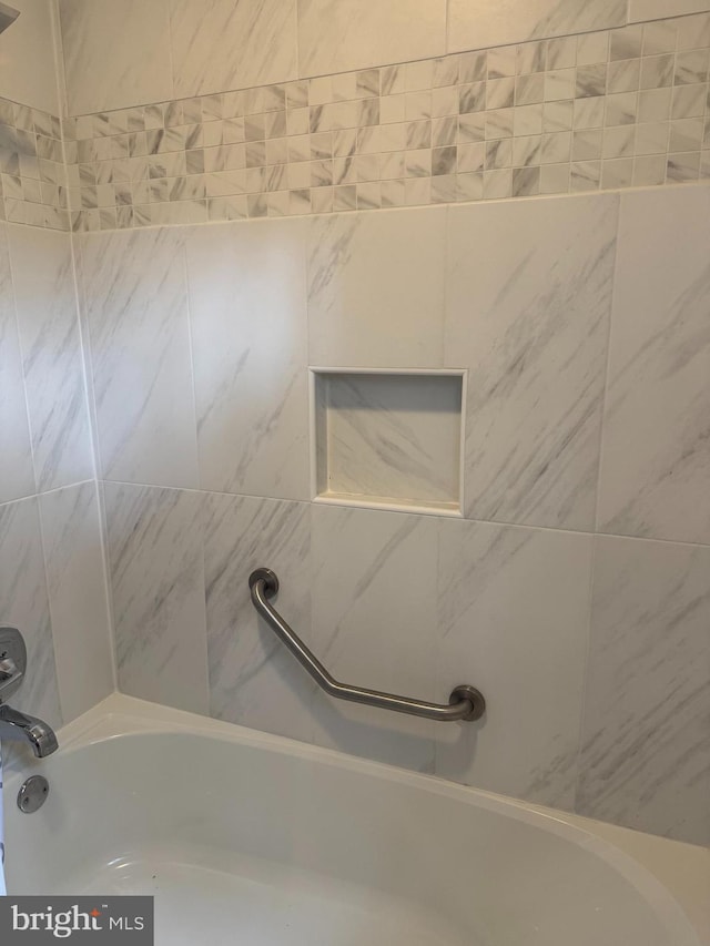 10020 Dakin Ct, Cheltenham, MD 20623 - full bathroom featuring shower / tub combination