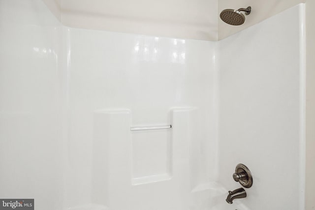 396 Delmar St, Philadelphia, PA 19128 - bathroom view of washtub / shower combination