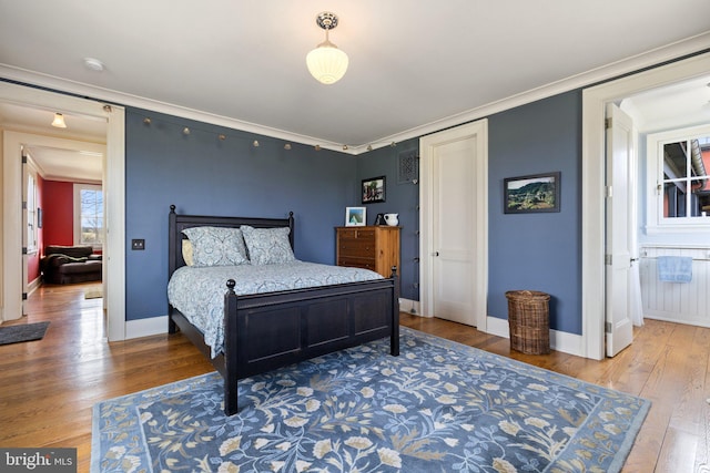 9425 Blackpond Ln, Delaplane, VA 20144 - bedroom featuring crown molding, wood finished floors, and baseboards