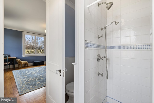 9425 Blackpond Ln, Delaplane, VA 20144 - full bathroom featuring wood finished floors, tiled shower, and toilet