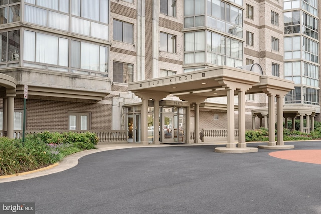 19375 Cypress Ridge Ter Unit 906, Leesburg, VA 20176 - view of building exterior