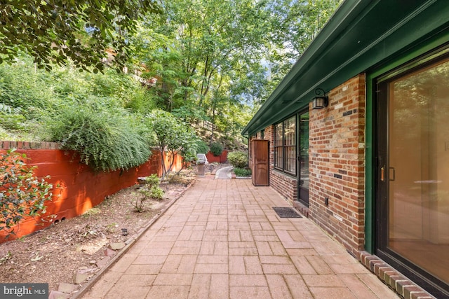 2646 S June St, Arlington, VA 22202 - fenced backyard featuring a patio