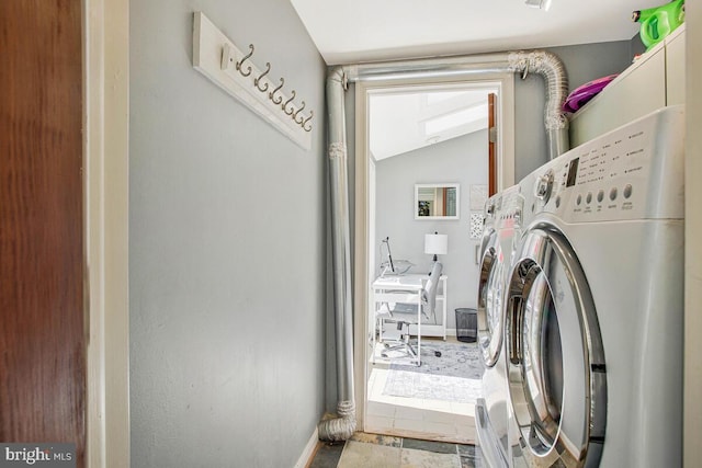 2801 Riva Rd, Annapolis, MD 21401 - clothes washing area featuring washing machine and clothes dryer, laundry area, and baseboards