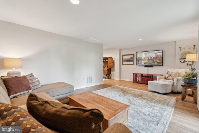 15 Chesapeake Lndg, Annapolis, MD 21403 - living area featuring light wood-style floors, baseboards, and recessed lighting