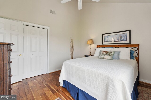 15 Chesapeake Lndg, Annapolis, MD 21403 - bedroom with wood finished floors, a closet, baseboards, a towering ceiling, and ceiling fan