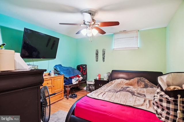 6301 Bradford Ct, Frederick, MD 21701 - bedroom featuring visible vents, a ceiling fan, and wood finished floors
