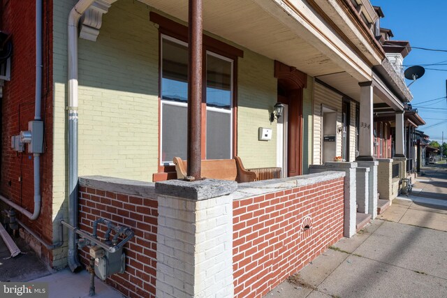 336 7th St N, Lebanon, PA 17042 - view of patio with a porch