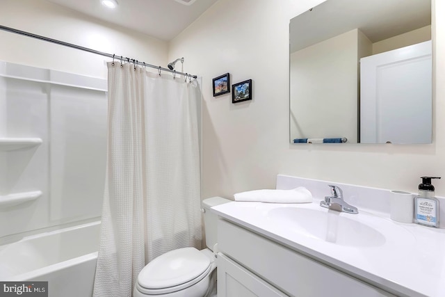 12086 Geyer Ave, Milford, DE 19963 - full bathroom with toilet, vanity, and shower / tub combo with curtain