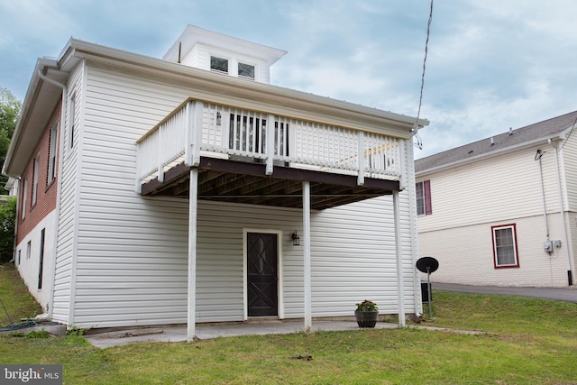 471 N Massanutten St, Strasburg, VA 22657 - rear view of property with a yard and a deck