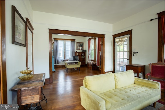 471 N Massanutten St, Strasburg, VA 22657 - living room with wood finished floors
