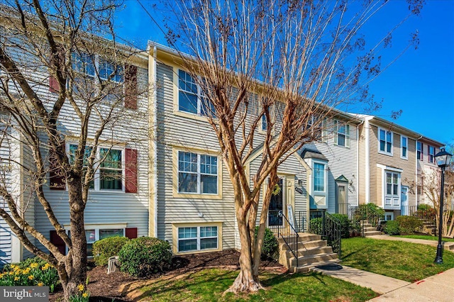 multi unit property with a front yard