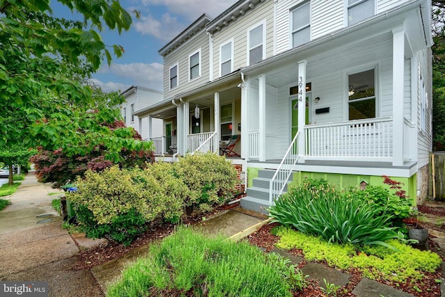 view of front of property with a porch