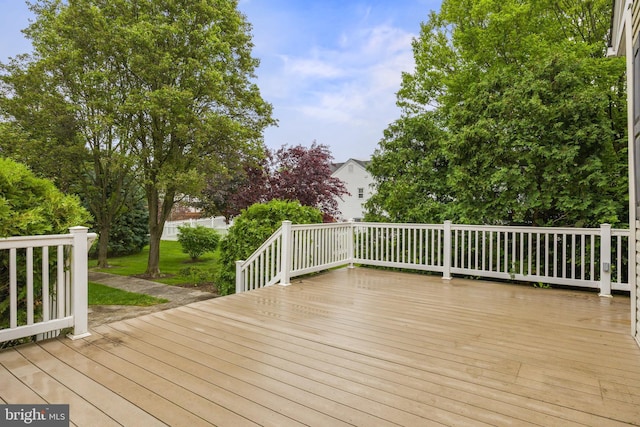 4 Tara Ln, Delran, NJ 08075 - view of wooden terrace