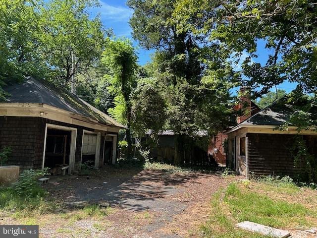 605 Upland Rd, Pikesville, MD 21208 - view of yard