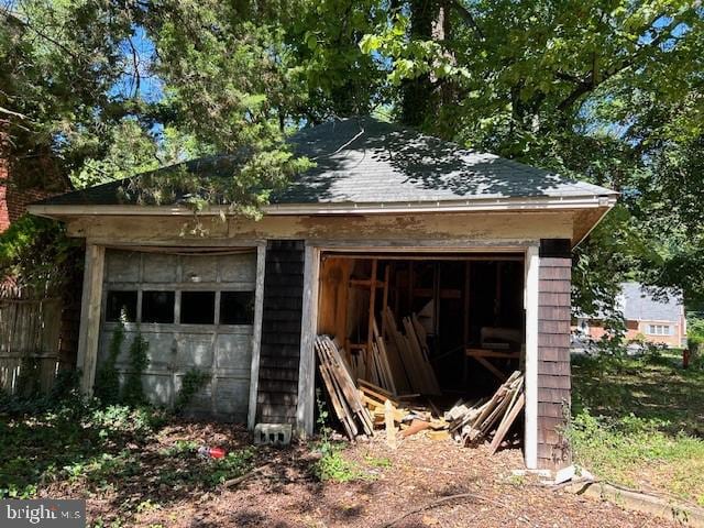 605 Upland Rd, Pikesville, MD 21208 - view of outbuilding featuring an outbuilding