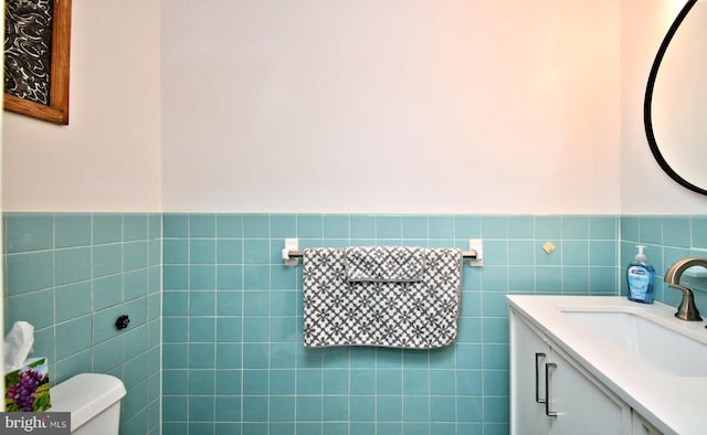 40 Brookside Dr, Holland, PA 18966 - bathroom featuring tile walls, wainscoting, and vanity