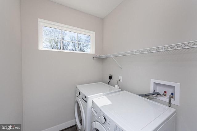 1032 Terrace Gln, Baltimore, MD 21210 - laundry room featuring washing machine and clothes dryer