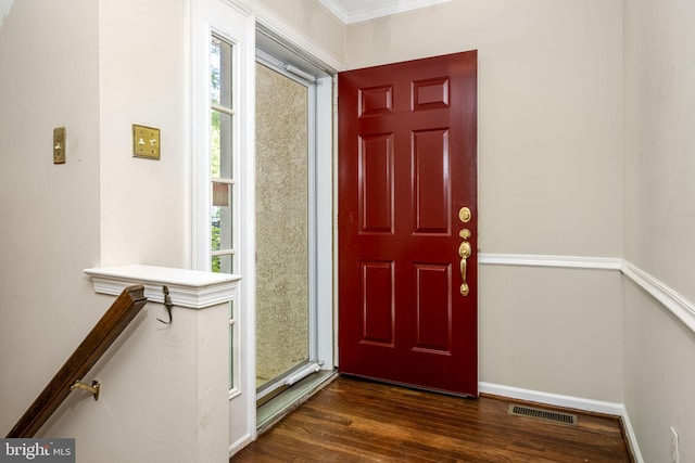 550 E Saxony Dr Unit 550, Exton, PA 19341 - foyer with wood finished floors, baseboards, and ornamental molding