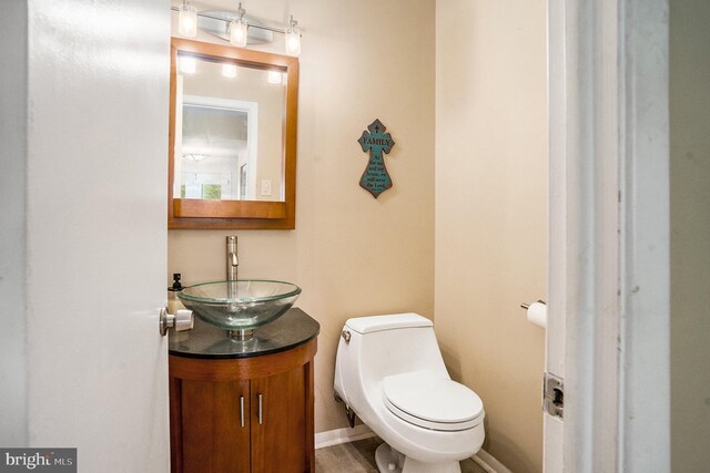 1057 Fitzwatertown Rd, Roslyn, PA 19001 - bathroom with vanity, baseboards, and toilet