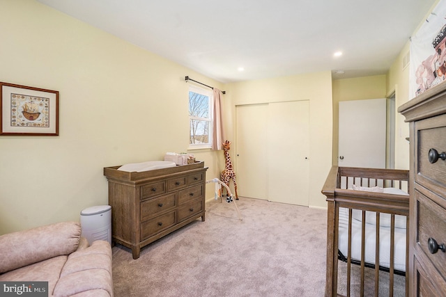 1057 Fitzwatertown Rd, Roslyn, PA 19001 - bedroom featuring a closet, light colored carpet, visible vents, and recessed lighting