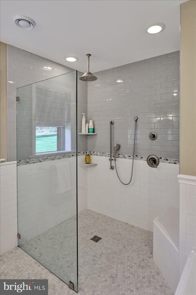 full bath with recessed lighting and walk in shower