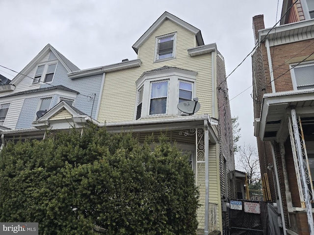 view of front of home