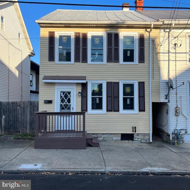 524 N 7th St, Lebanon, PA 17046 - view of front of property with fence