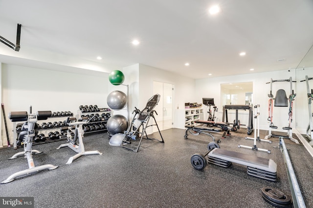 1544 Forest Villa Ln, Mclean, VA 22101 - workout area with recessed lighting
