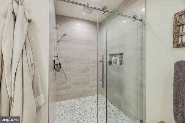 1544 Forest Villa Ln, Mclean, VA 22101 - bathroom with a shower stall