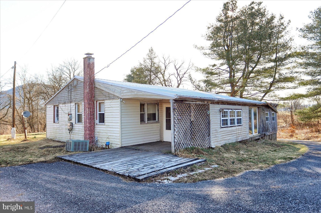 421 Buffalo Creek Rd, Newport, PA 17074 - single story home with a chimney