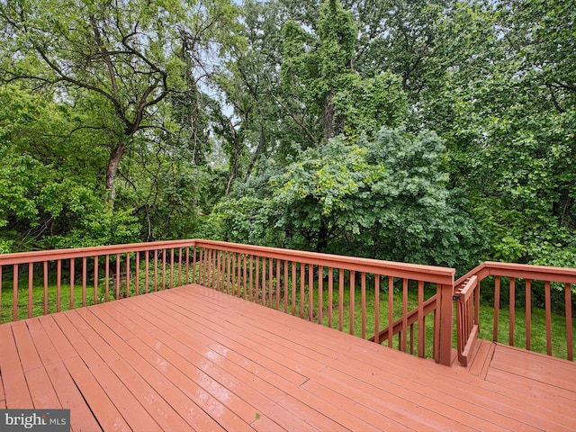 998 Glackens Ln, Wilmington, DE 19808 - view of deck
