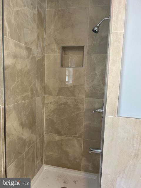 628 W 2nd St, Florence, NJ 08518 - full bath with a tile shower
